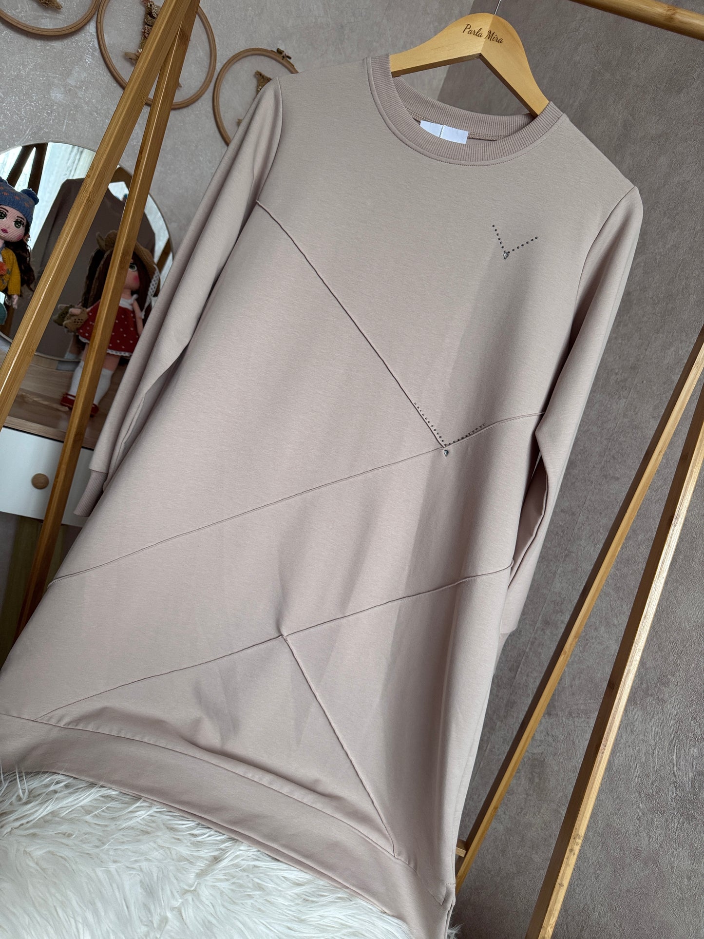 Önden dikiş ve taş detaylı tunik, bej (40-46 beden)