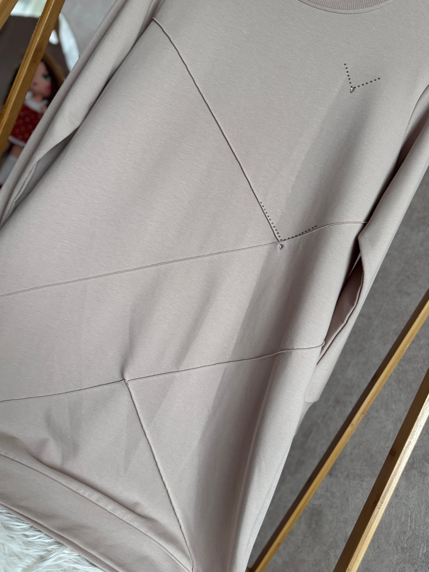 Önden dikiş ve taş detaylı tunik, bej (40-46 beden)