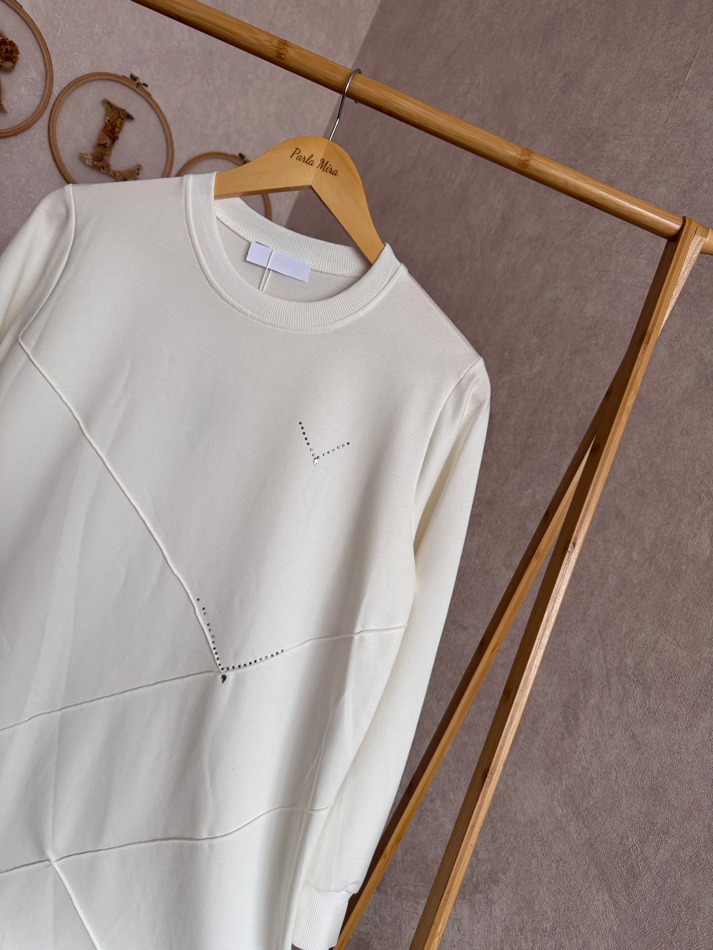 Önden dikiş ve taş detaylı tunik, beyaz (40-46 beden)