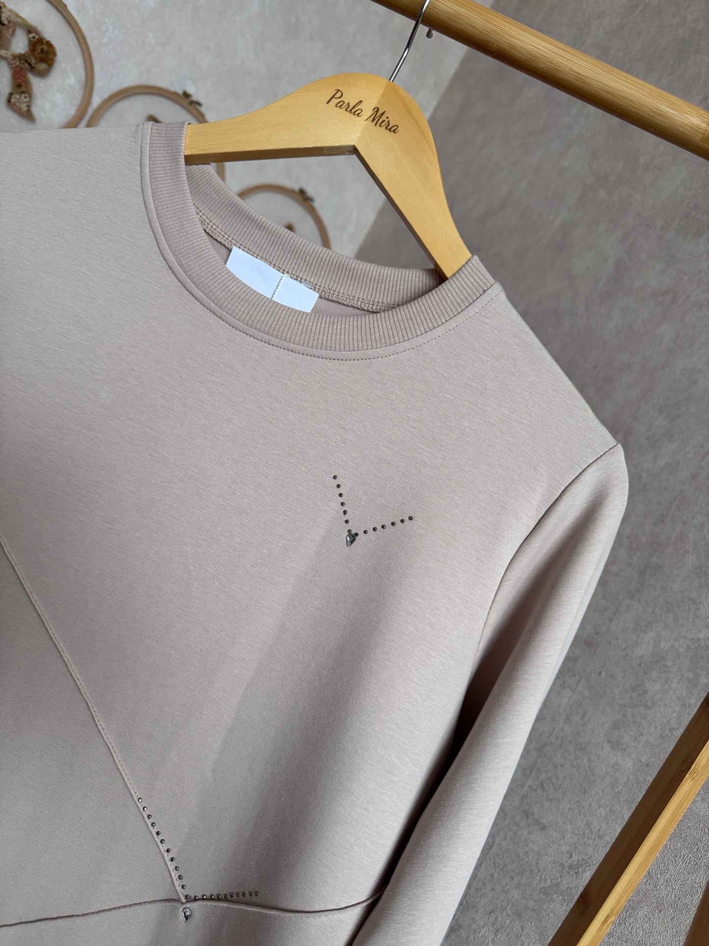 Önden dikiş ve taş detaylı tunik, bej (40-46 beden)
