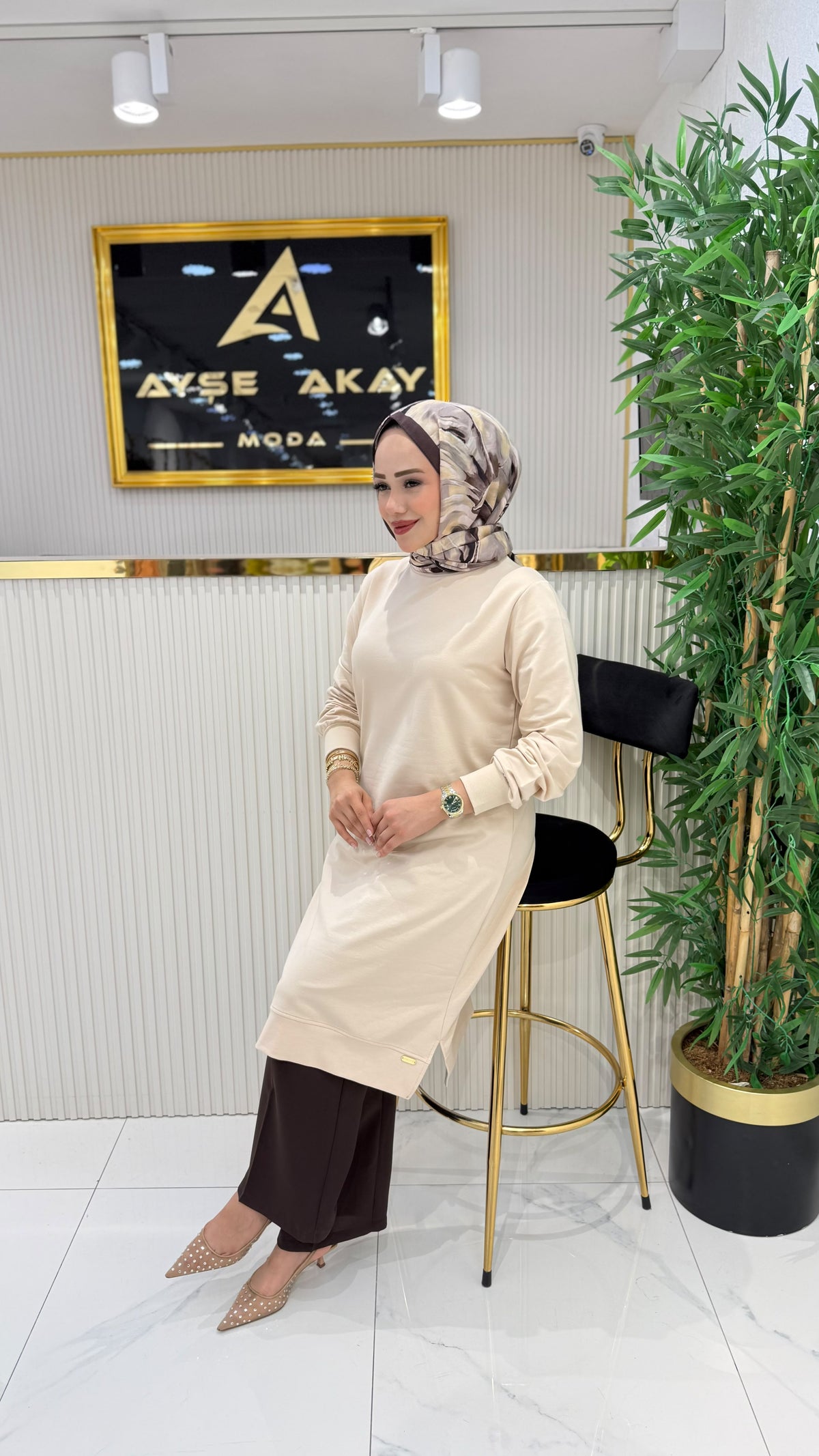 Ayşe Akay düz tunik, bej