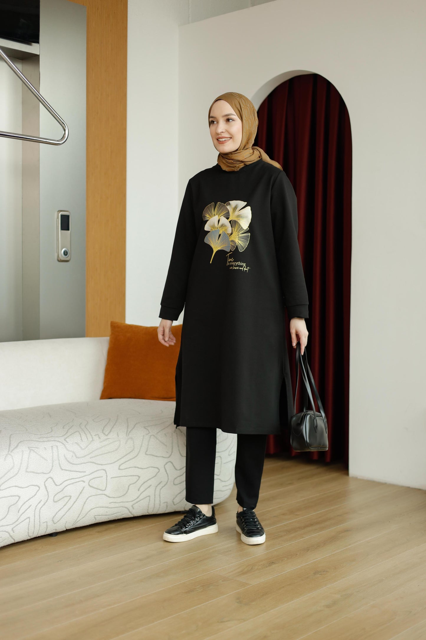 Yaprak baskılı 110 cm sweat tunik, siyah