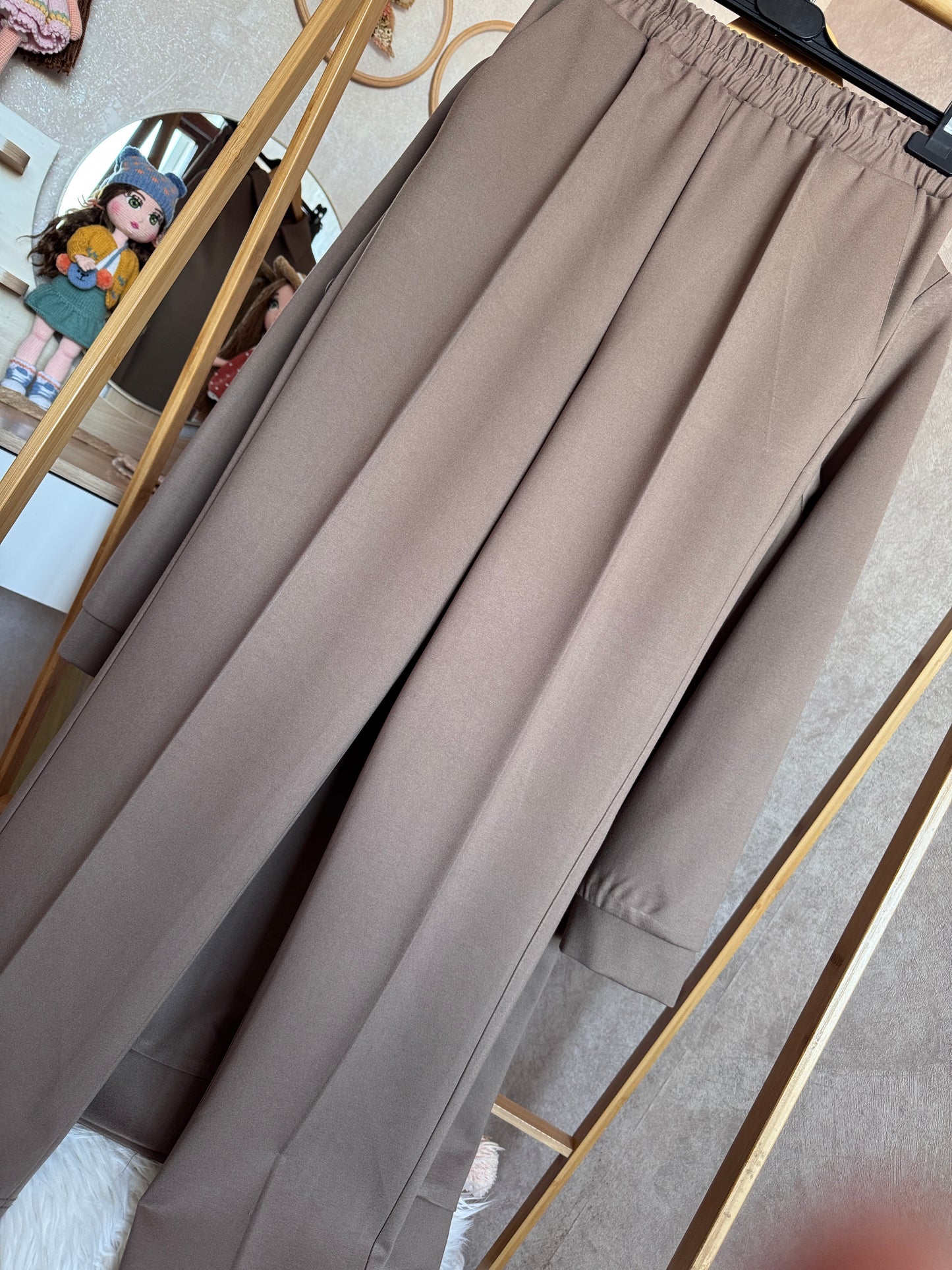 Çelik örgü kumaş takım, cep detaylı kahve