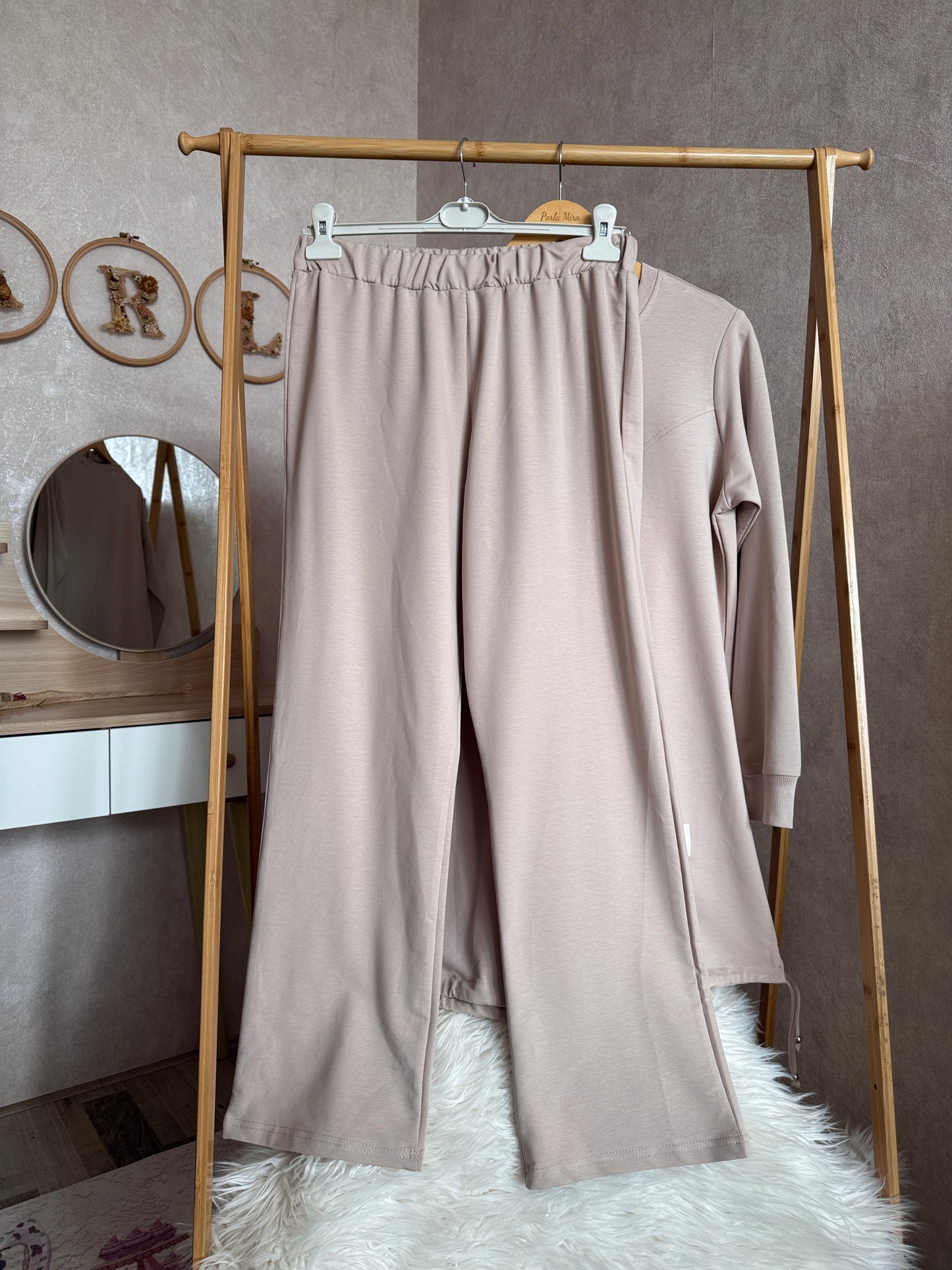 İki iplik takım, bej