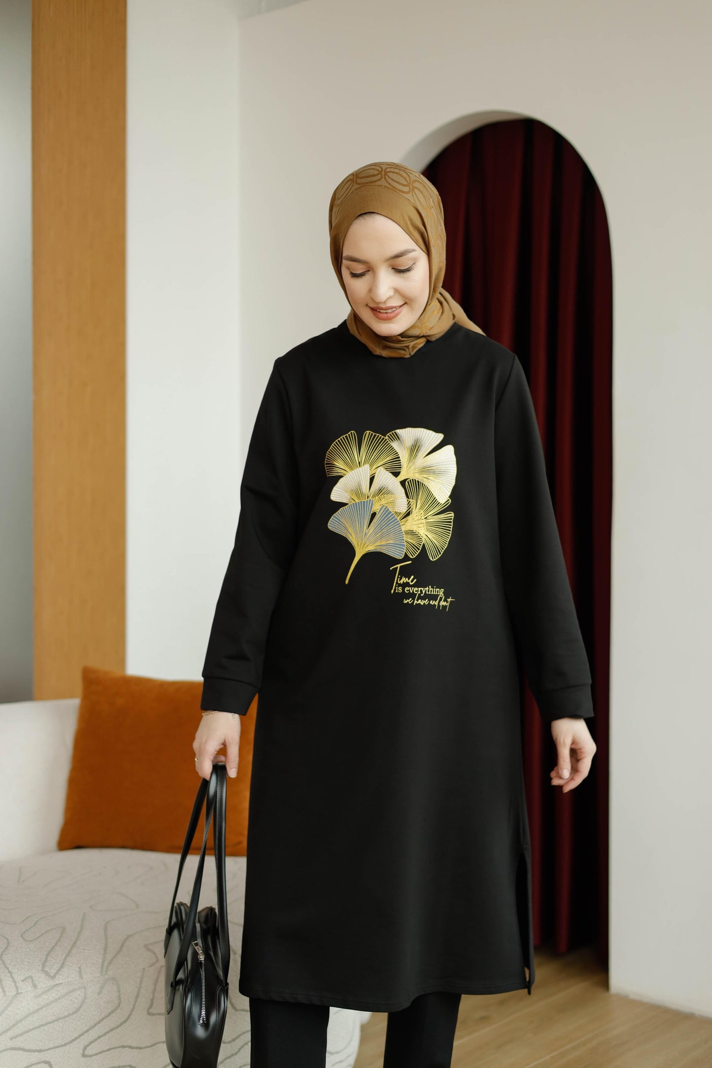 Yaprak baskılı 110 cm sweat tunik, siyah