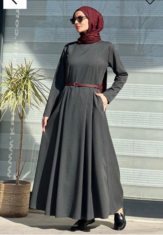 Zümra pileli elbise