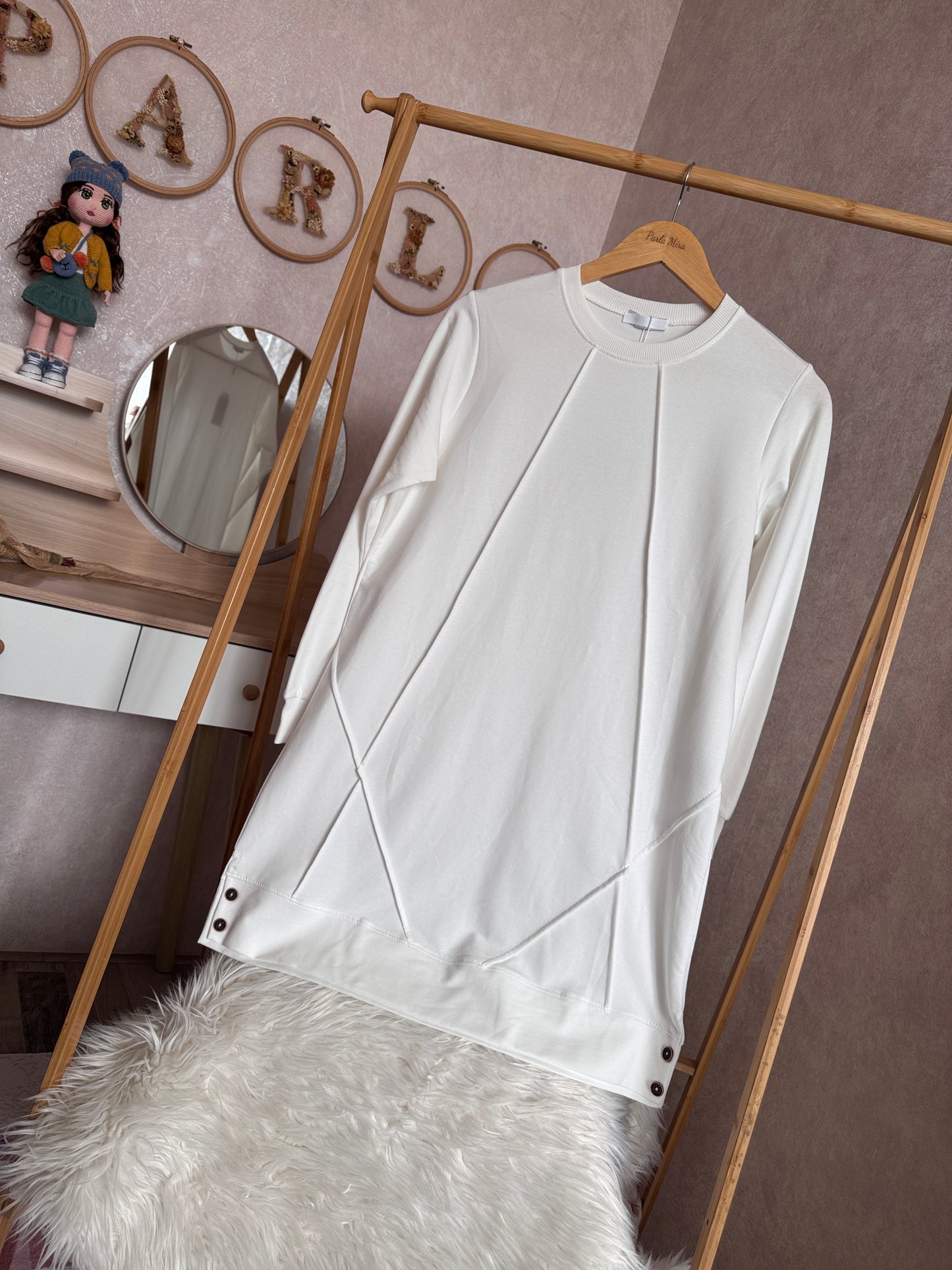 Düz tunik kısa düğme detaylı, beyaz